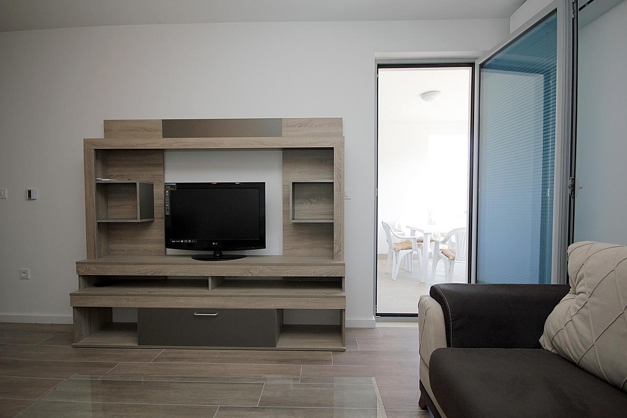 Apartment Melina Dobra Voda Exterior photo